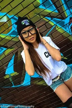 evelynxx / evelynexyz / supportorfeed