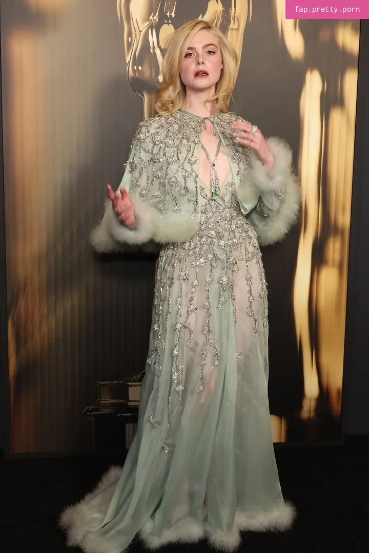 Elle Fanning - Photo #35