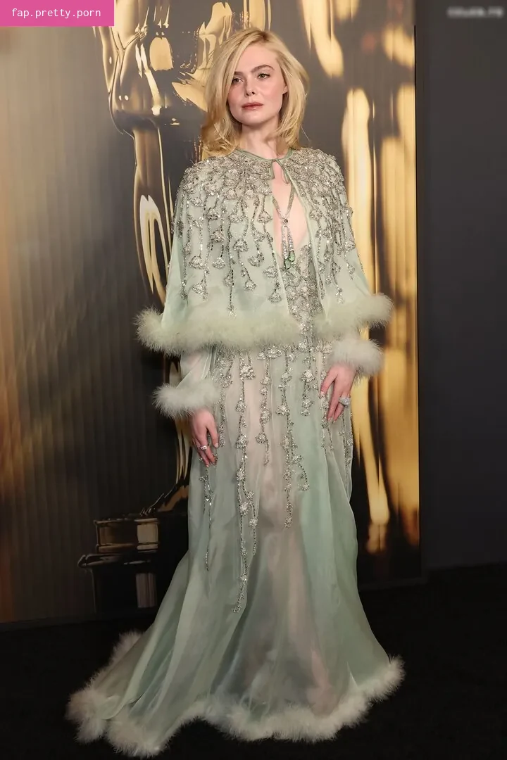 Elle Fanning - Photo #44