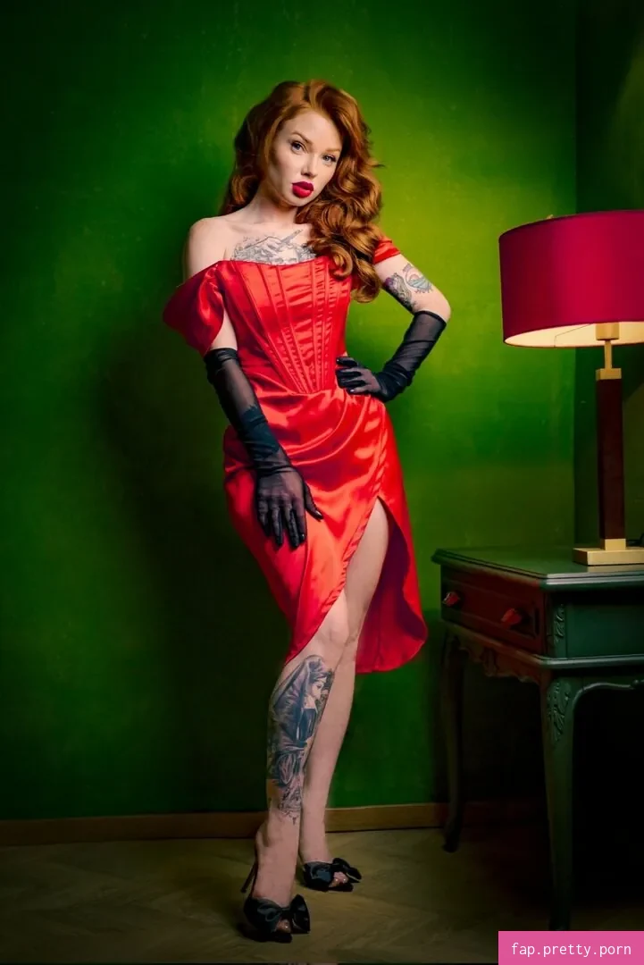 Emma Fox - Photo #05