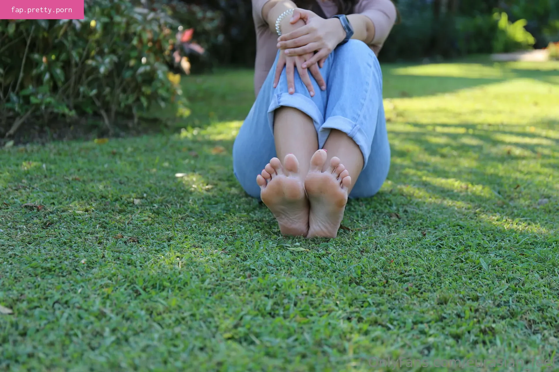 eurasian_feet - Photo #96