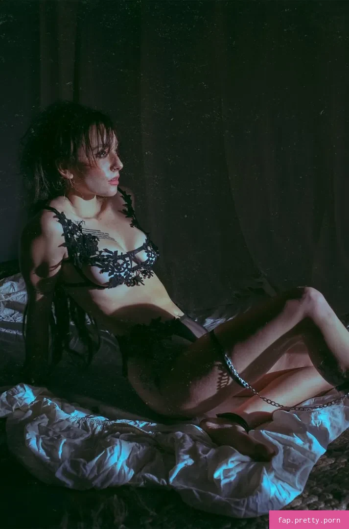 Eliza Grace - Photo #10