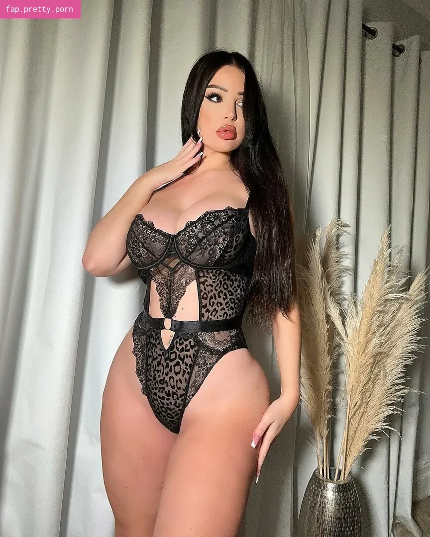 Elizabeth Georgina - Photo #75