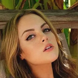 Elizabeth Gillies