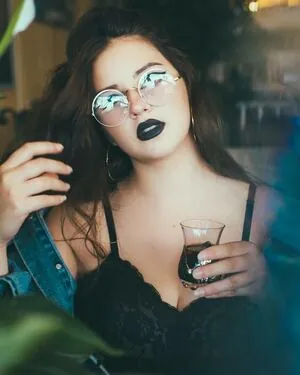 Emalia Genie Safia