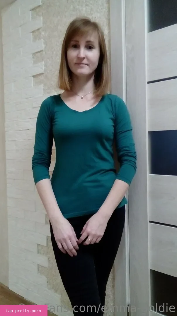 emma-goldie - Photo #01