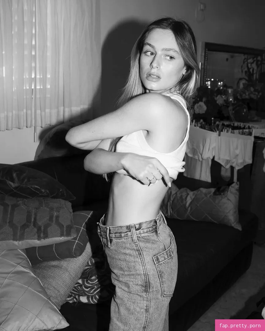 Emma Greenberg - Photo #24