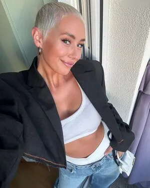 Elli H.
