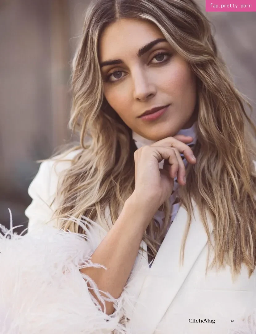Emelia Hartford - Photo #26