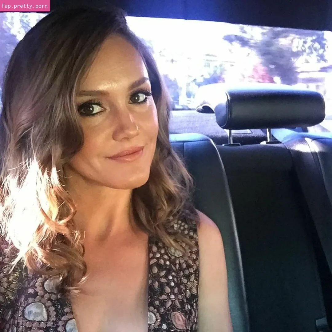 Erinn Hayes - Photo #25
