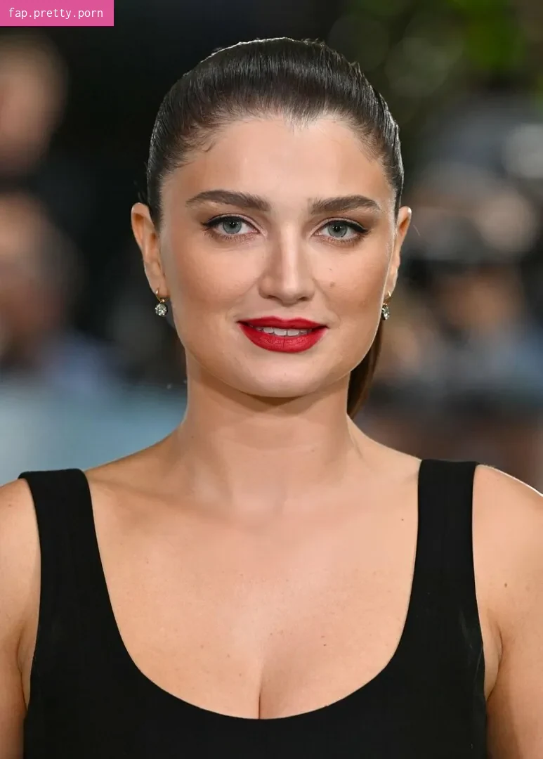 Eve Hewson - Photo #31