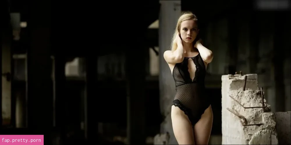 Emi Im Wunderland - Photo #03