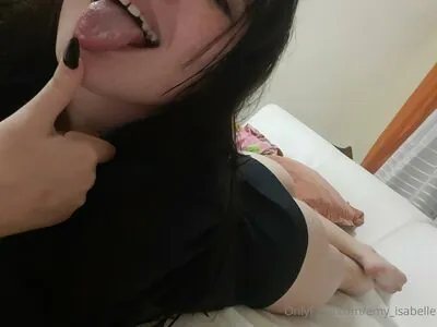 emy_isabelle