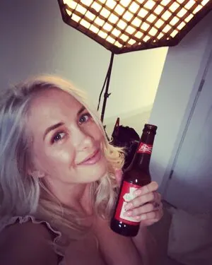Elizzabeth James