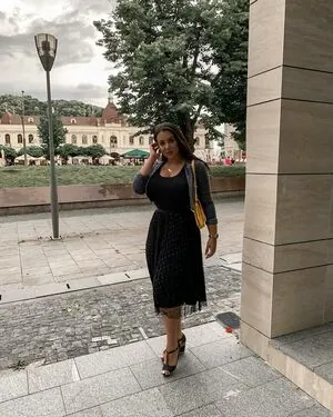 Emina Jahi