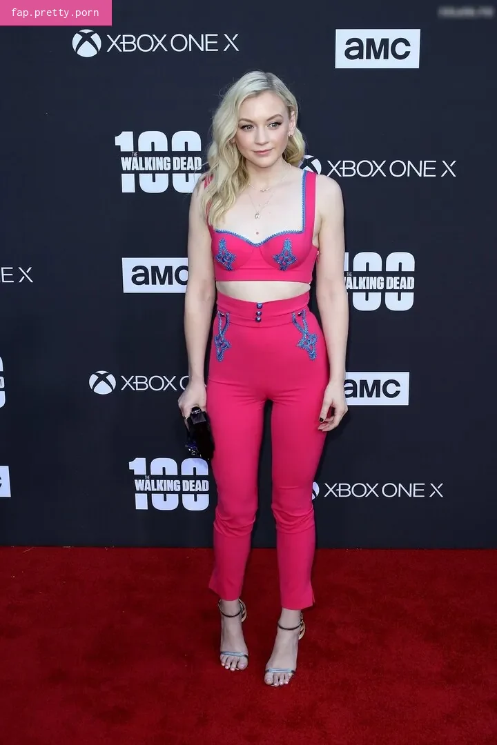 Emily Kinney - Photo #09
