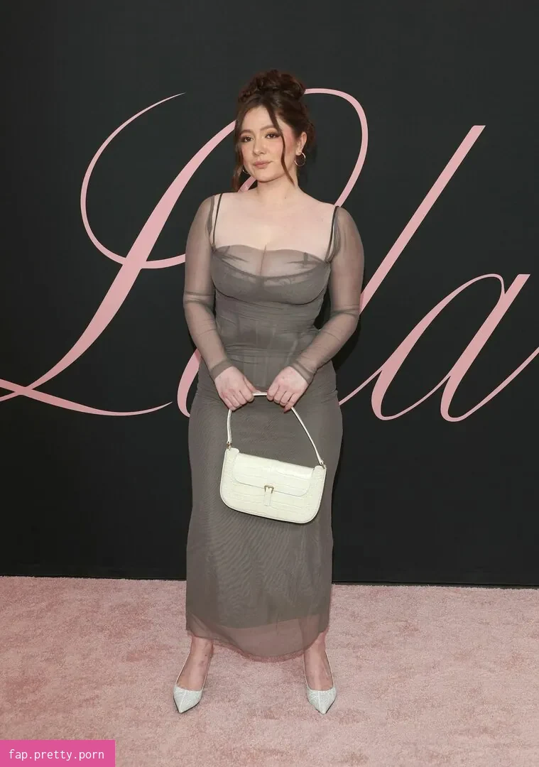 Emma Kenney - Photo #18