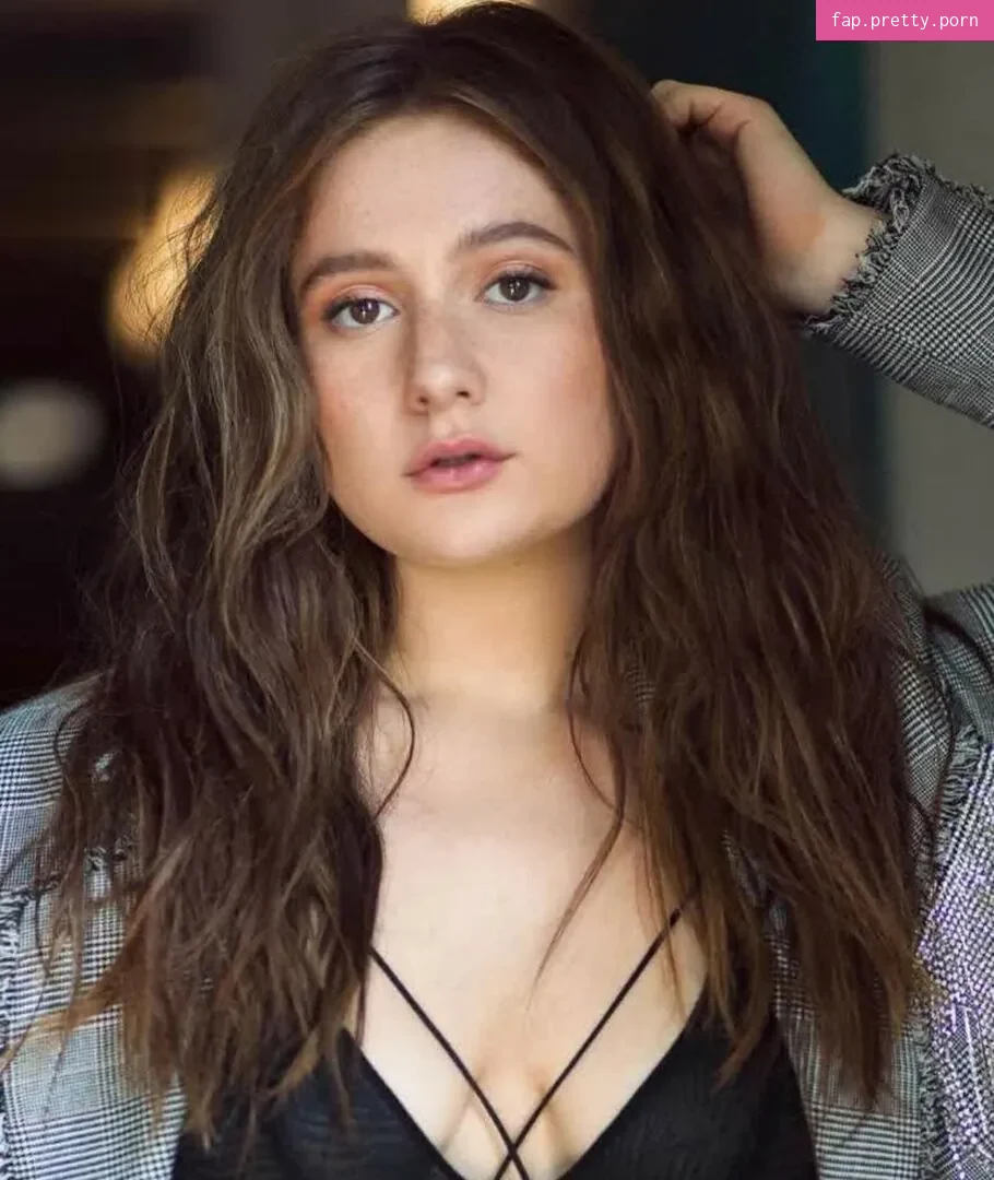 Emma Kenney - Photo #15