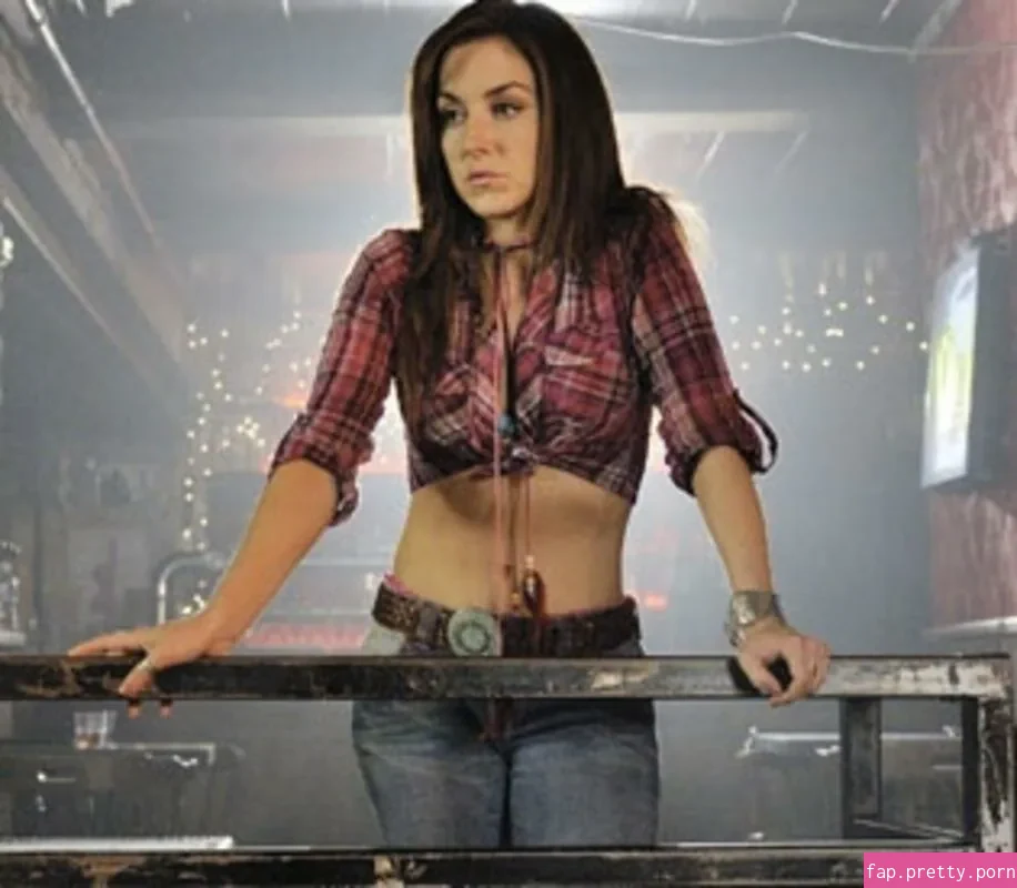 Erin Karpluk - Photo #07
