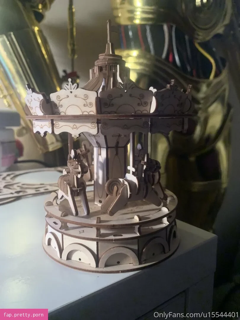 elizabethreed - Photo #42