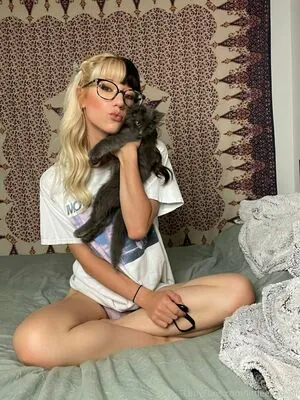 elladevilfree
