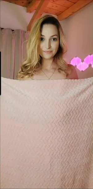 EllaxStar
