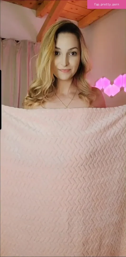 EllaxStar - Photo #33