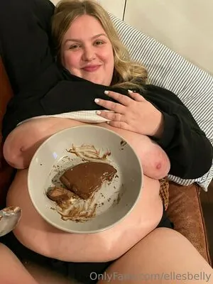 ellesbelly