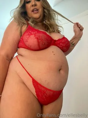 ellesbelly