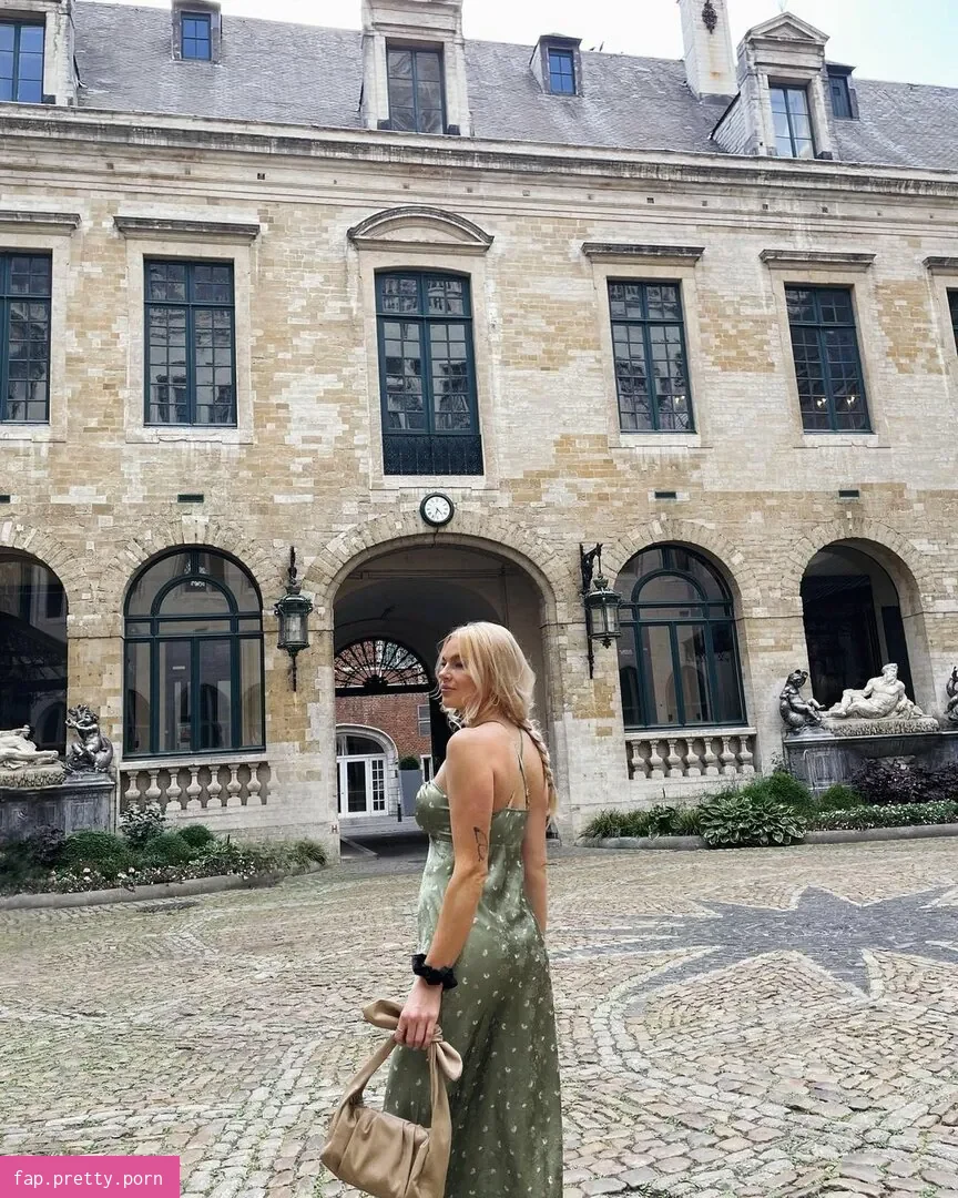 Ellie Lawson - Photo #11