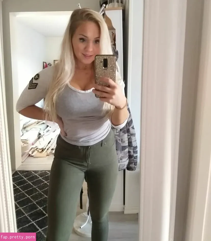 Emilia Linden - Photo #65