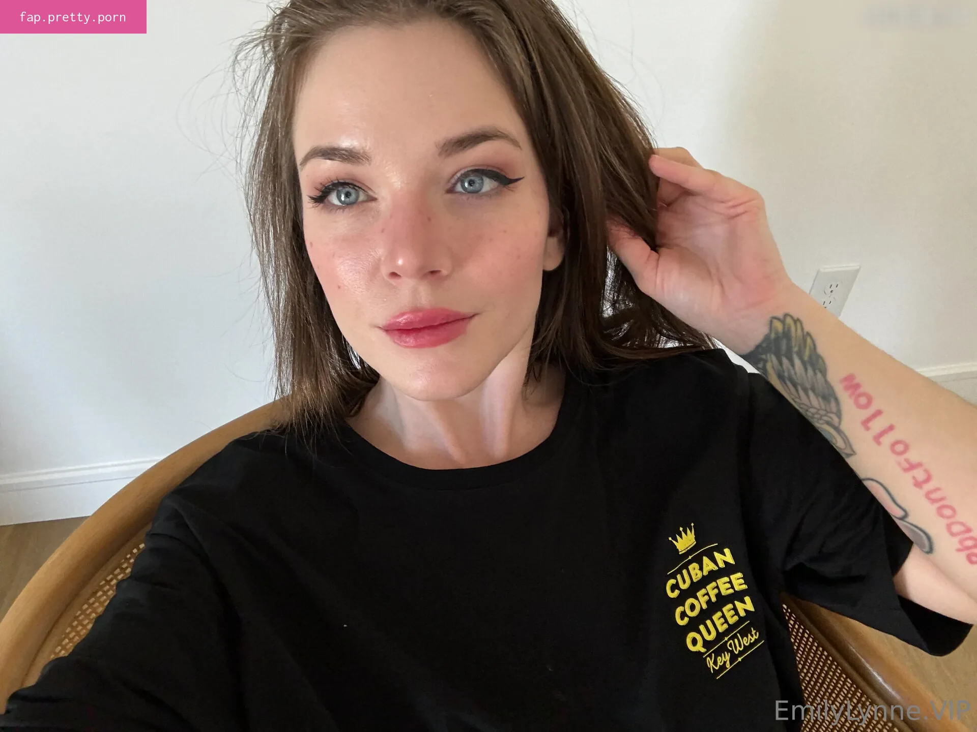 Emily Lynne - Photo #06