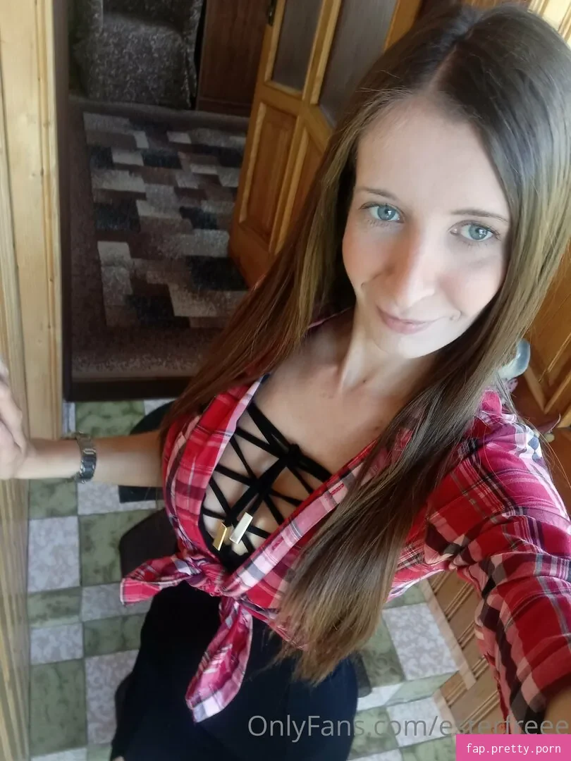Ester Love - Photo #37