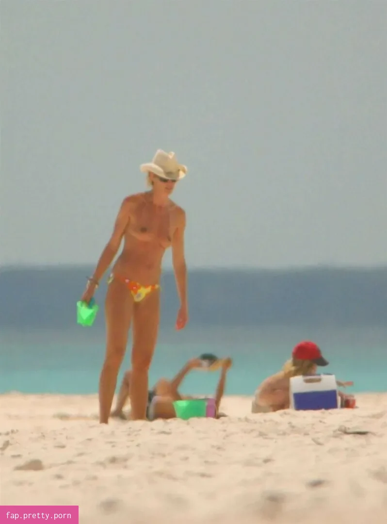 Elle Macpherson - Photo #37