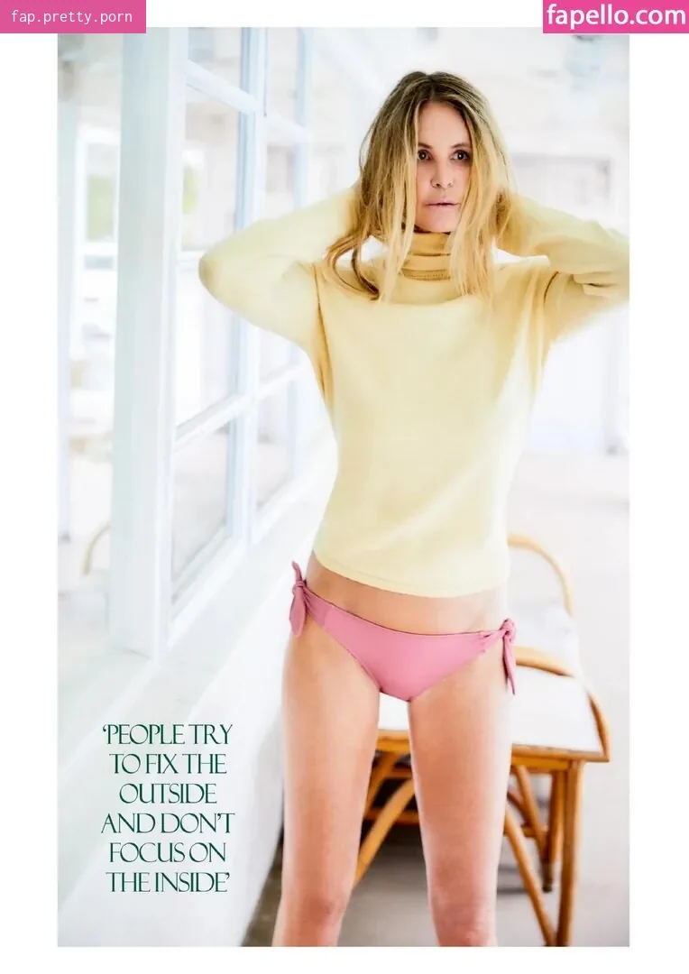 Elle Macpherson - Photo #03