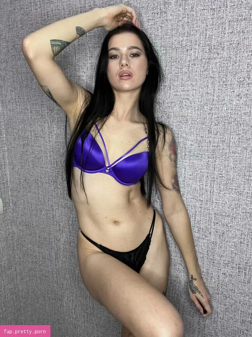 EmiliAAA - Photo #08