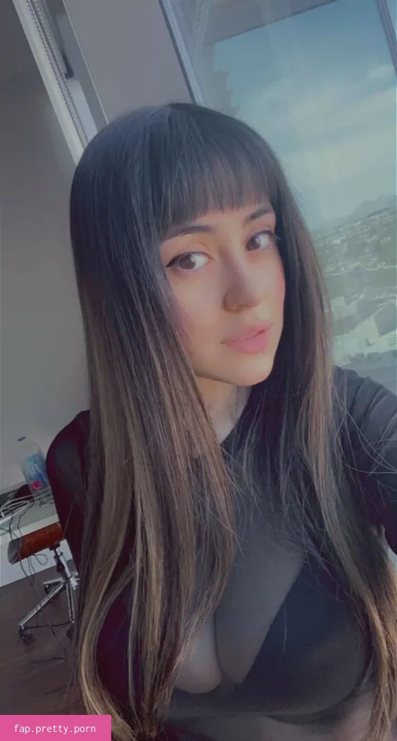 Emilyuumi - Photo #01