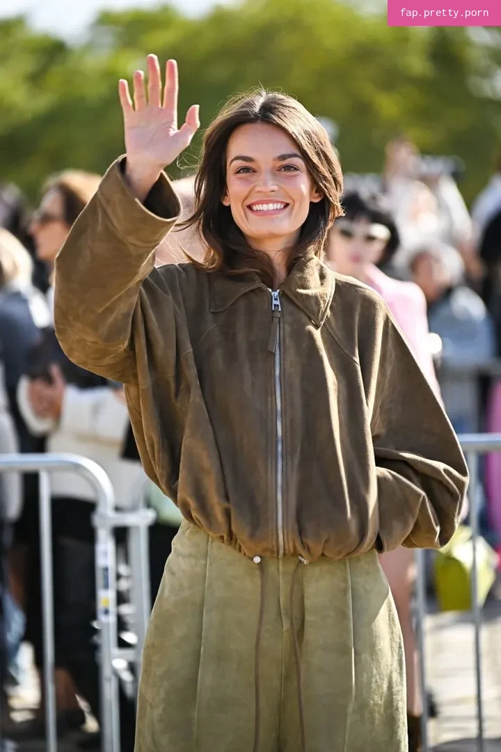 Emma Mackey - Photo #77