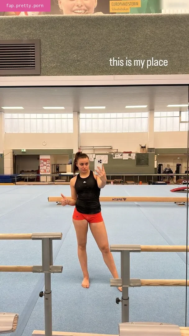 Emma Malewski - Photo #31