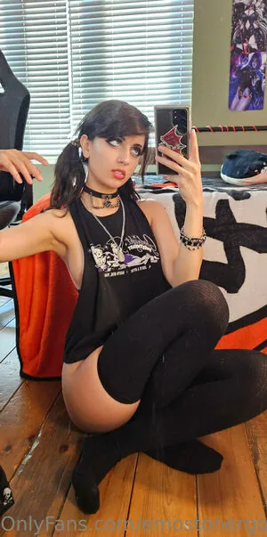 Emostonergorl