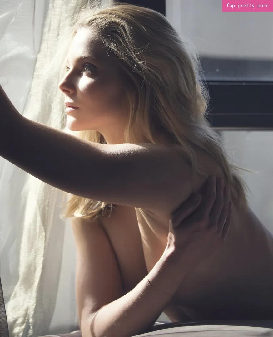 Eniko Mihalik - Photo #07