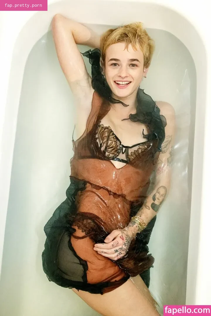 Esther McGregor - Photo #61