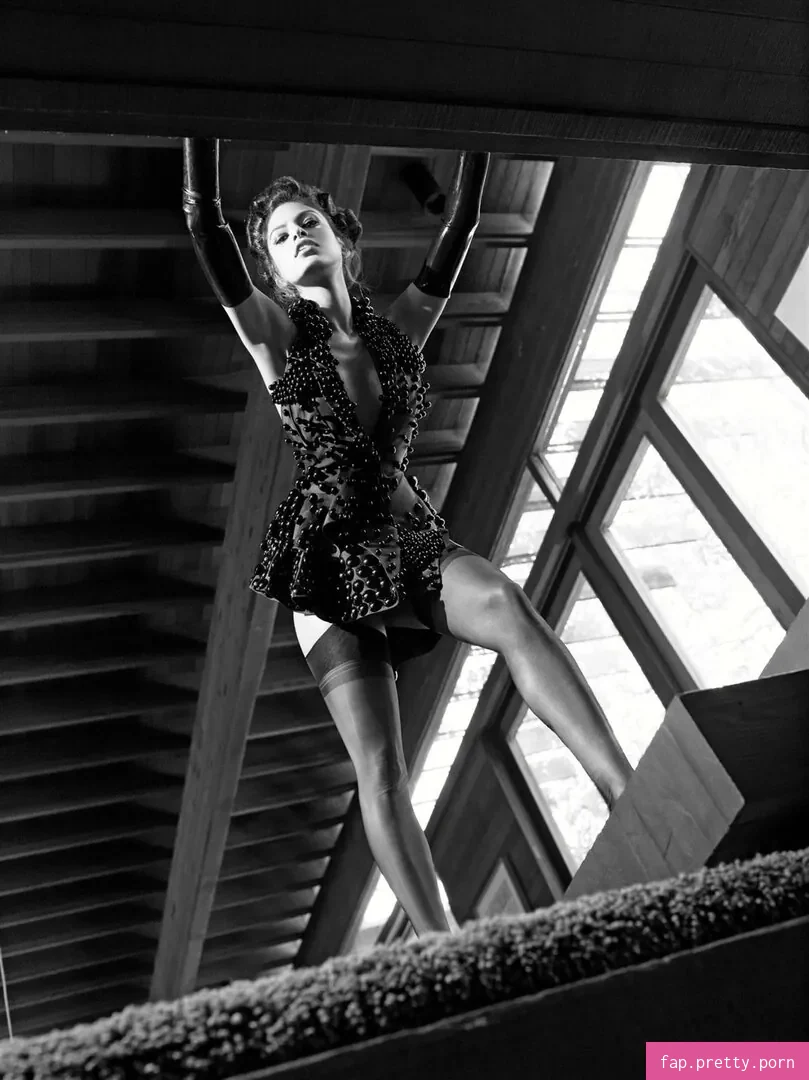 Eva Mendes - Photo #03