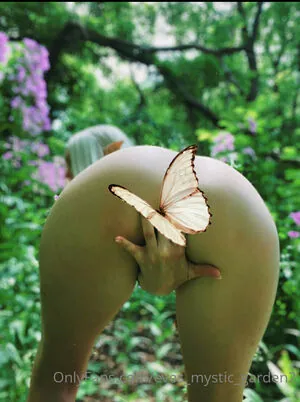 eves_mystic_garden2