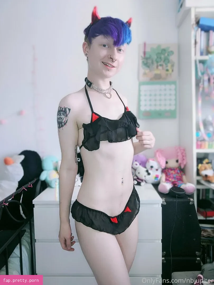 enbyjupiterfree - Photo #43