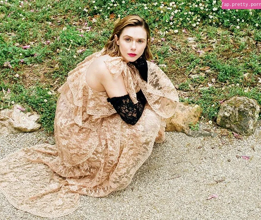 Elizabeth Olsen - Photo #08