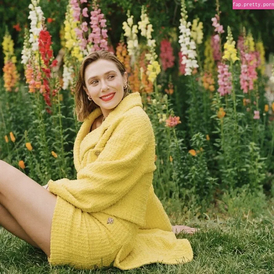 Elizabeth Olsen - Photo #12