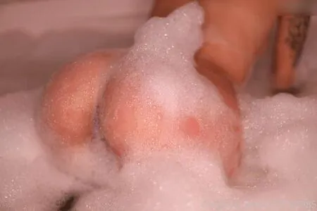 eva_oopsy
