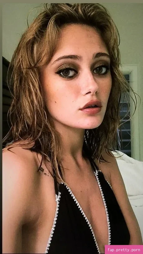 Ella Purnell - Photo #11