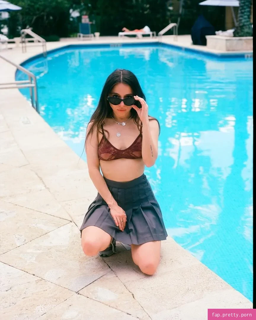 Esther Povitsky - Photo #06